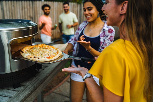 Pizza wie vom Italiener im eigenen Garten? Alle Fragen und Antworten zum Gaspizzaofen! - Efeuria, die Gartenhecken aus Efeu