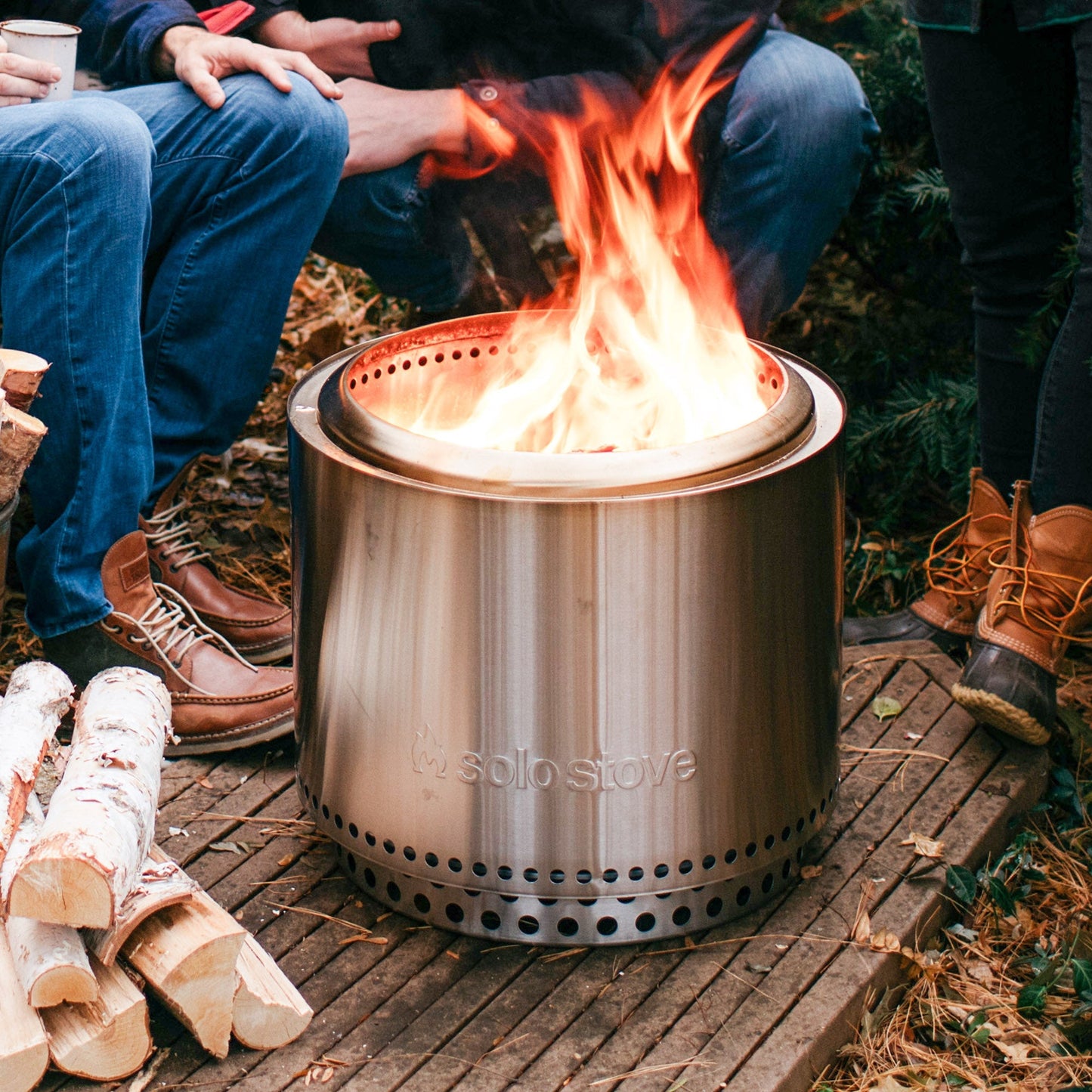 Solo Stove Bonfire 2.0 + Standfuß, Feuerstelle, Feuerschale für Terrasse, Garten & Unterwegs, Feuertonne wenig Rauchentwicklung, Herausnehmbare Auffangschale, Edelstahl, Maße 49,53x44,45 cm, 11,4 kg - Efeuria, die Gartenhecken aus Efeu