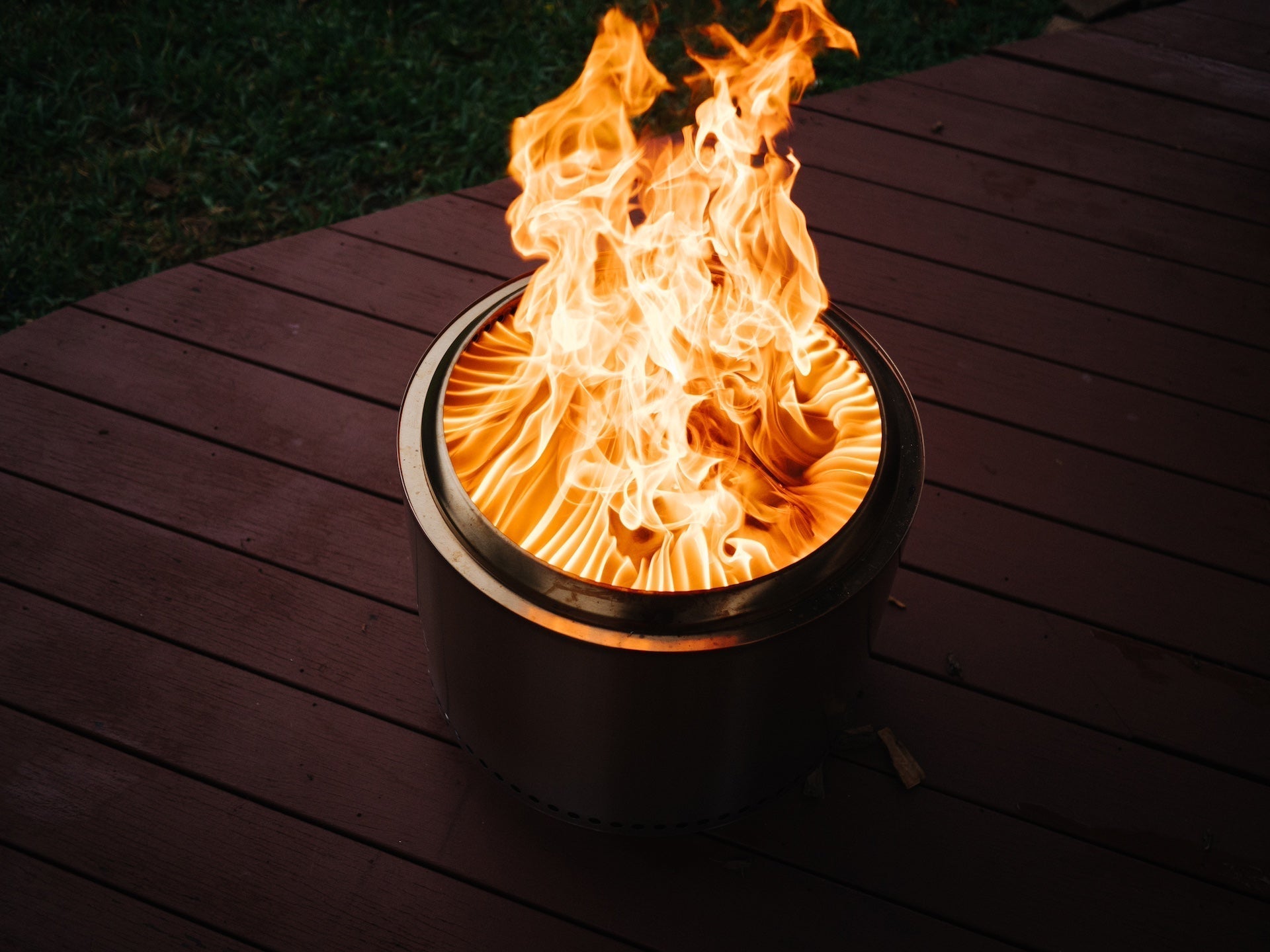 Solo Stove Feuerschale Bonfire 2.0 + Standfuß, Feuerstelle, Feuerschale für Terrasse, Feuertonne Feuerstelle